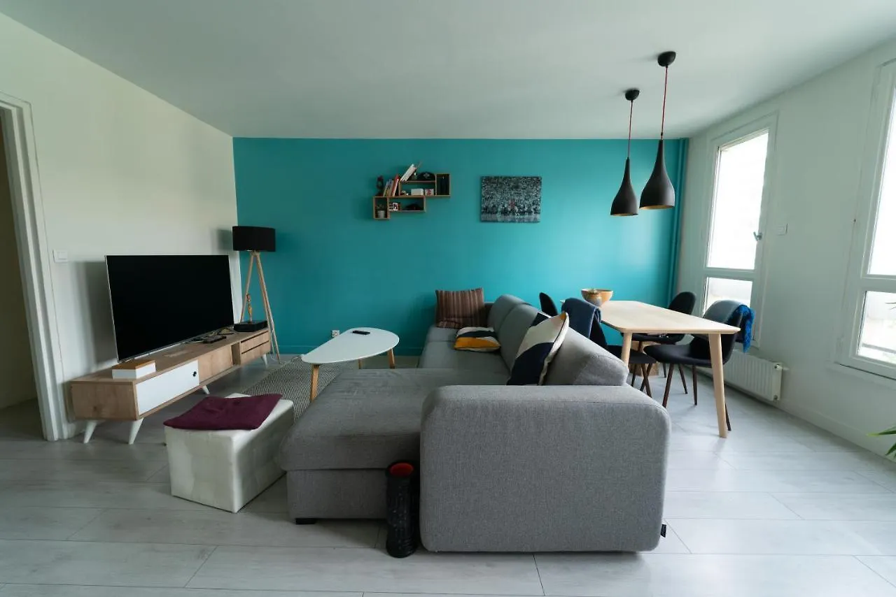 Entire Apartment Paris 0*,  France